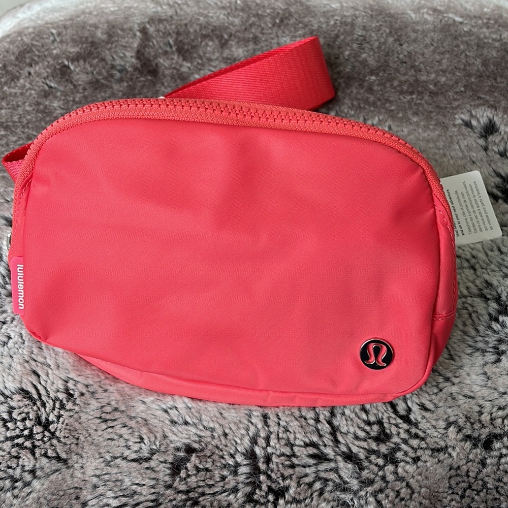 NWT Lululemon Belt Bag - Picture 15 of 16